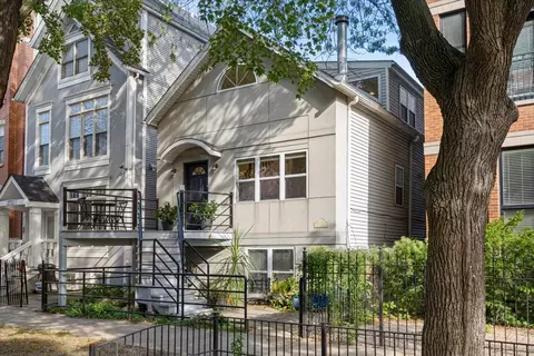 2729 N Wayne Ave #A, Chicago, IL 60614