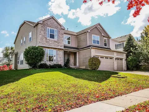 324 English Oak Ln, Streamwood, IL 60107