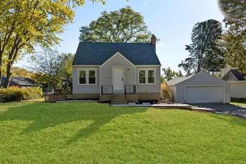 436 Circle Ave, Willowbrook, IL 60527