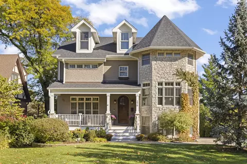 275 Merton Ave, Glen Ellyn, IL 60137
