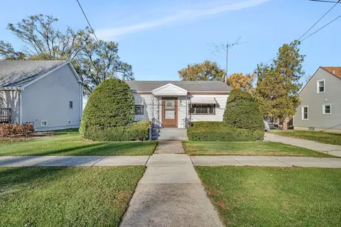711 Clinton St, Lockport, IL 60441