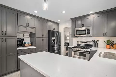 1614 185th St, Lansing, IL 60438 photo 8