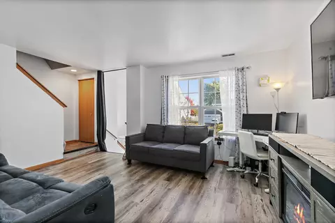 Living - 2573 Canyon Dr, Plainfield, IL 60586 photo 2 of 3