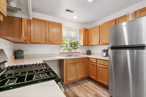 Kitchen - 2573 Canyon Dr, Plainfield, IL 60586 photo 2 of 2