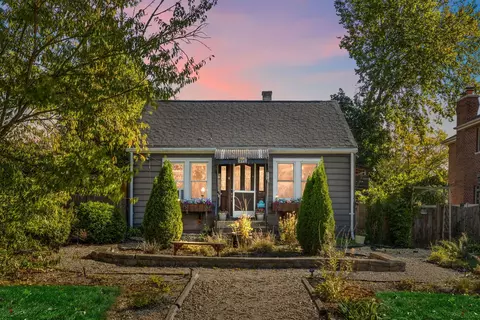 445 S Ellis St, Bensenville, IL 60106