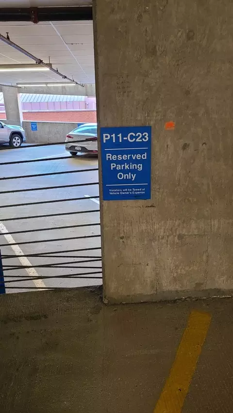 33 W Ontario St #P11-C23, Chicago, IL 60654