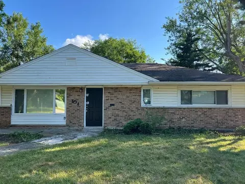 101 Shabbona Dr, Park Forest, IL 60466