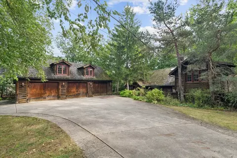 378 Oakland Dr, Highland Park, IL 60035