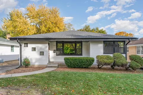633 S Monterey Ave, Villa Park, IL 60181