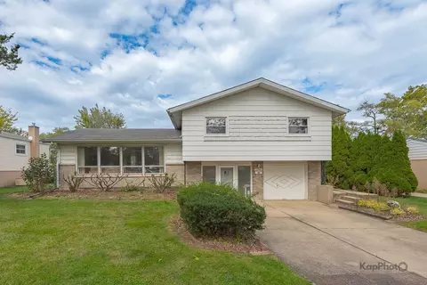 2740 Norma Ct, Glenview, IL 60025