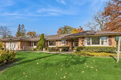 23 W134 Mulberry Ln, Glen Ellyn, IL 60137