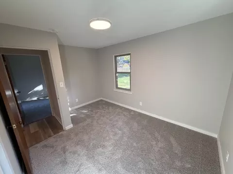 Bedroom - 1011 Monroe Dr, Bloomington, IL 61701 photo 2 of 3