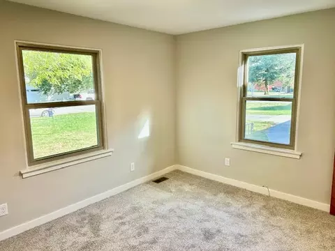 Bedroom - 1011 Monroe Dr, Bloomington, IL 61701 photo 3 of 3