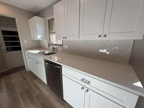 Kitchen - 1011 Monroe Dr, Bloomington, IL 61701 photo 4 of 4