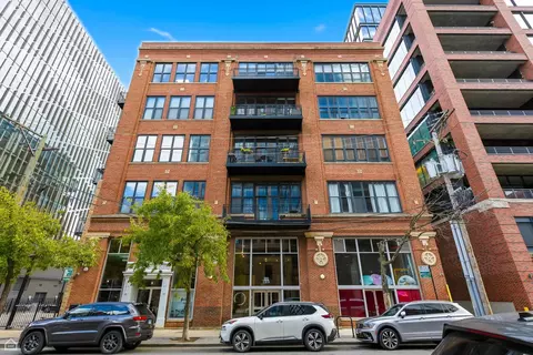 215 N Aberdeen St #607B, Chicago, IL 60607