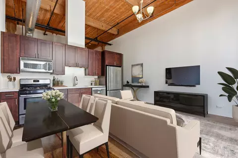 Dining - 215 N Aberdeen St #607B, Chicago, IL 60607 photo 1 of 1