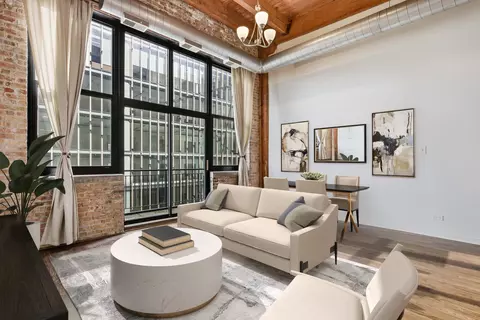 Living - 215 N Aberdeen St #607B, Chicago, IL 60607 photo 1 of 2