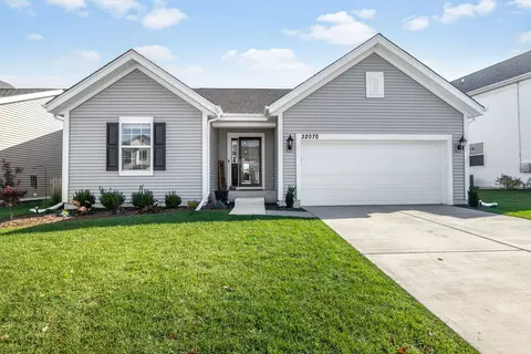 32070 Savannah Dr, Lakemoor, IL 60051