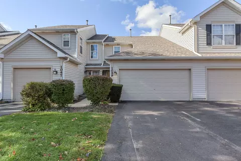 1049 Horizon Rdg, Lake In The Hills, IL 60156