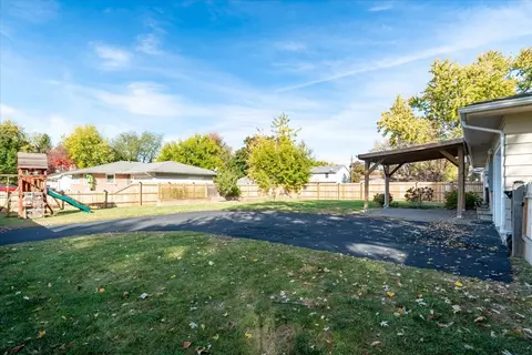 Exterior - 305 Highpoint Rd, Normal, IL 61761 photo 4 of 8