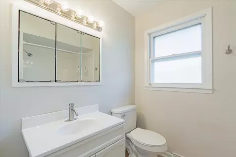 Bath - 305 Highpoint Rd, Normal, IL 61761 photo 1 of 2