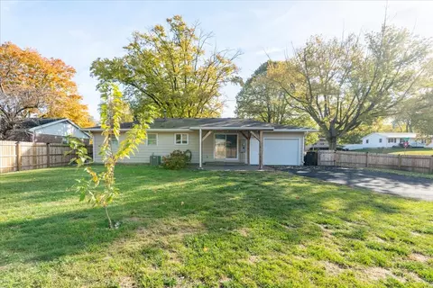 Exterior - 305 Highpoint Rd, Normal, IL 61761 photo 7 of 8