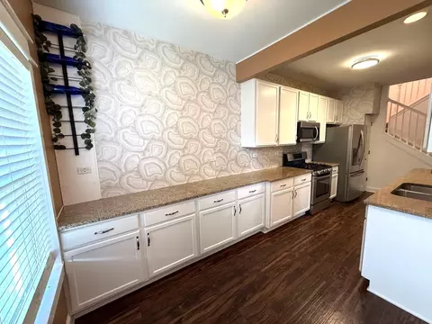 Kitchen - 2298 Reflections Dr, Aurora, IL 60502 photo 4 of 5