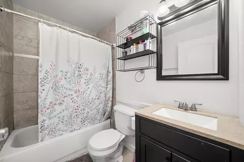 Bath - 520 Aller Ave, Elgin, IL 60120 photo 2 of 2