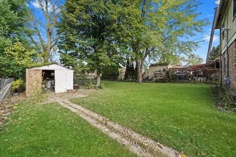 Exterior - 520 Aller Ave, Elgin, IL 60120 photo 3 of 4