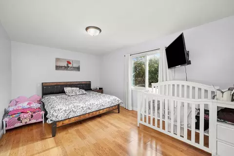Bedroom - 520 Aller Ave, Elgin, IL 60120 photo 2 of 3