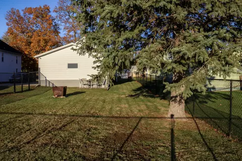Exterior - 102 S Jackson St, Morrison, IL 61270 photo 4 of 4
