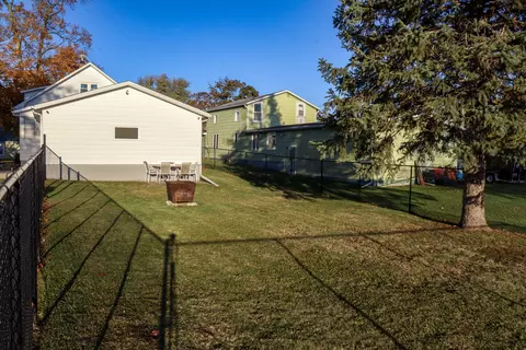 Exterior - 102 S Jackson St, Morrison, IL 61270 photo 3 of 4