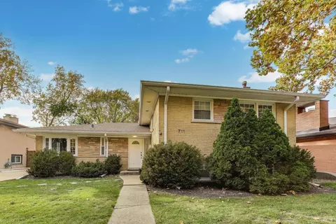 711 Lacrosse Ave, Wilmette, IL 60091