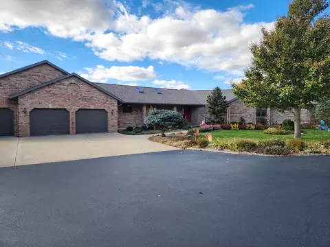 16360 Spring Valley Rd, Morrison, IL 61270