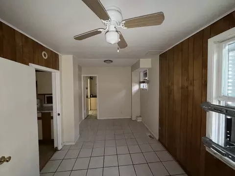Living - 962 Oliver Ave, Aurora, IL 60506 photo 1 of 4