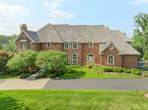 510 Broadsmoore Dr, Lake Forest, IL 60045