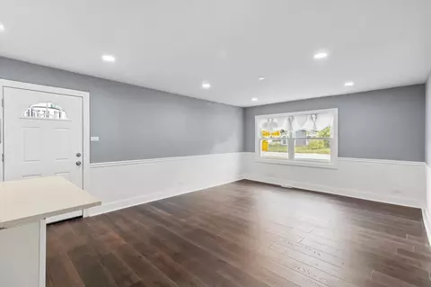 Living - 16510 Marshfield Ave, Markham, IL 60426 photo 2 of 4