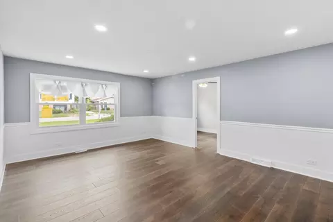 Living - 16510 Marshfield Ave, Markham, IL 60426 photo 3 of 4
