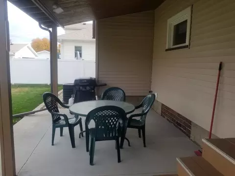 Exterior - 2015 10th St, Peru, IL 61354 photo 2 of 6