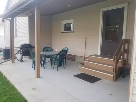 Exterior - 2015 10th St, Peru, IL 61354 photo 3 of 6