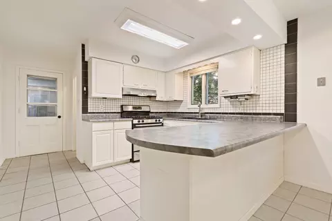 Kitchen - 23351 W 135th St, Plainfield, IL 60544 photo 2 of 4