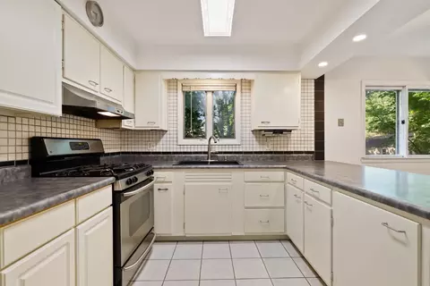 Kitchen - 23351 W 135th St, Plainfield, IL 60544 photo 3 of 4