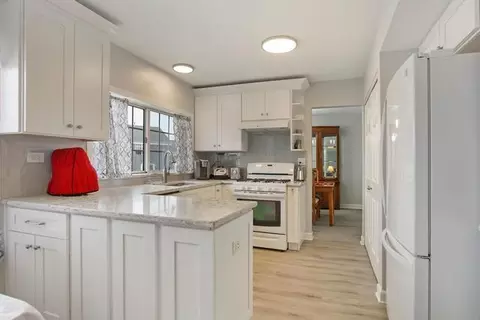 Kitchen - 962 Annandale Dr, Elgin, IL 60123 photo 1 of 2