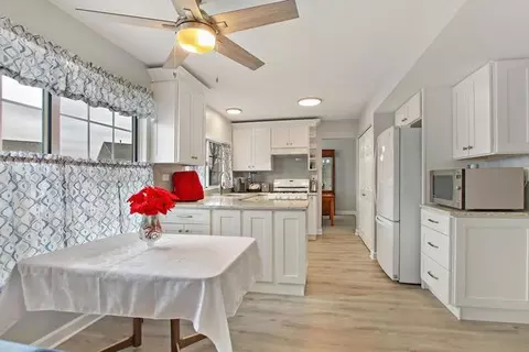 Kitchen - 962 Annandale Dr, Elgin, IL 60123 photo 2 of 2