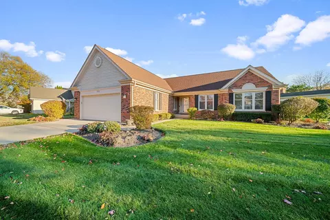 701 N Victoria Dr, Palatine, IL 60074