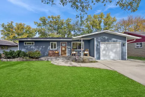 1048 E 8th St, Lockport, IL 60441