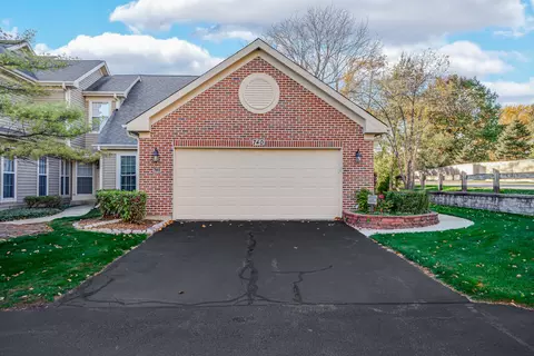740 Clover Hill Ct, Elk Grove Village, IL 60007