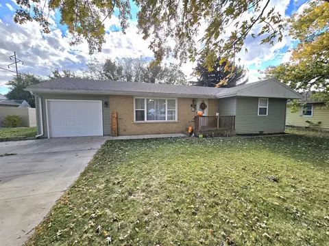 140 W Second Ave, Clifton, IL 60927