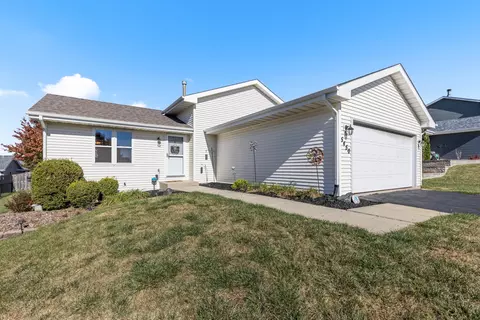 5450 Pocono Dr, Loves Park, IL 61111