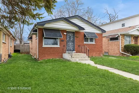 14913 Leavitt Ave, Harvey, IL 60426